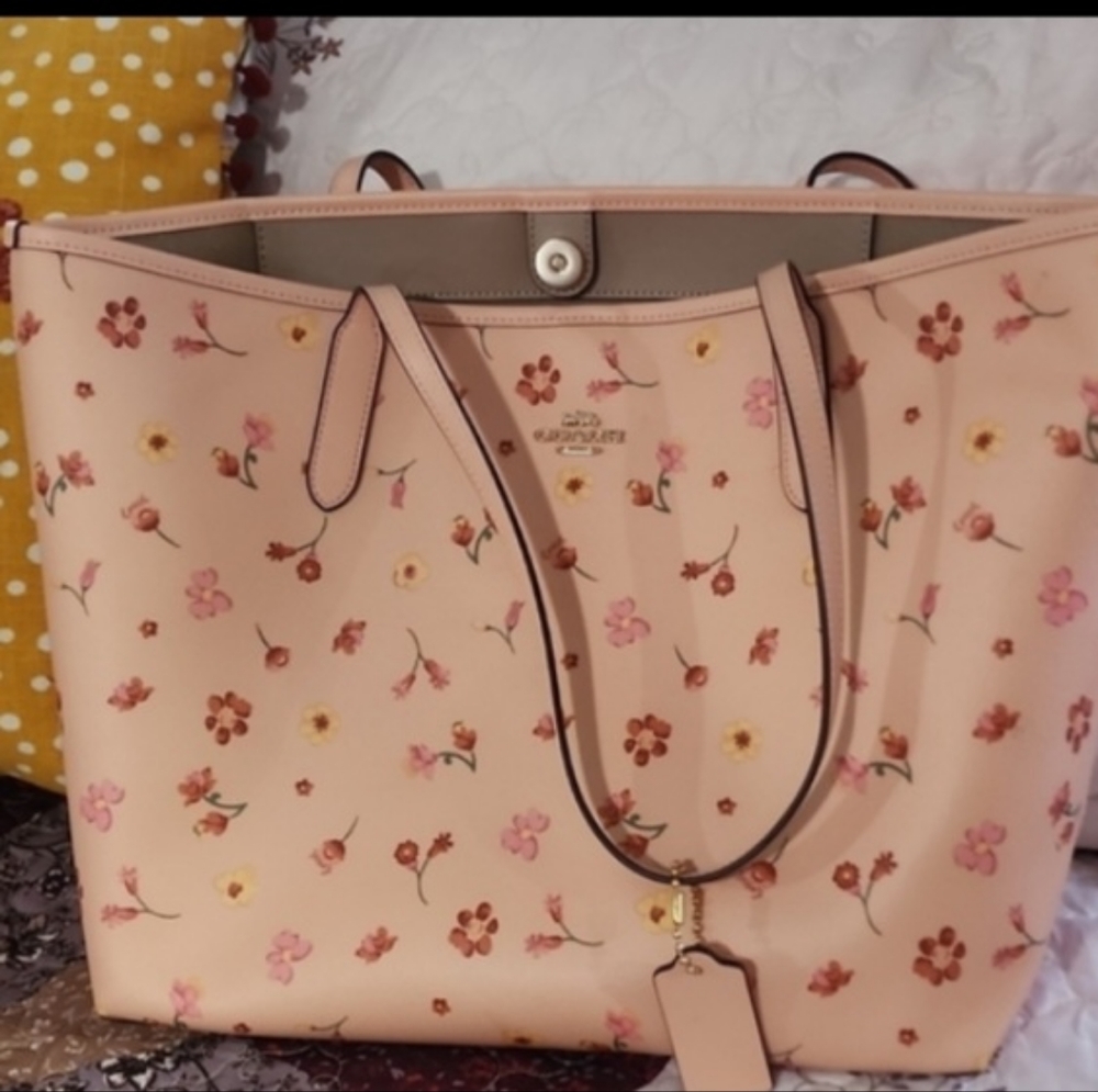 Coach tote